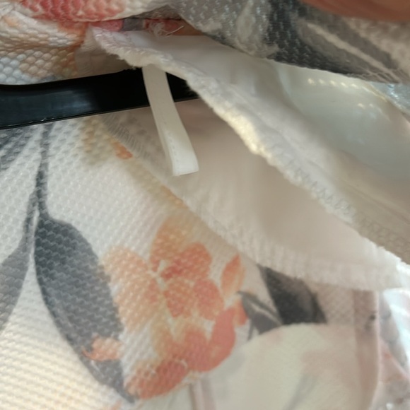 Alfred Dunner Womans Pink and Grey flowered Blazer Size 16 - Picture 6 of 7